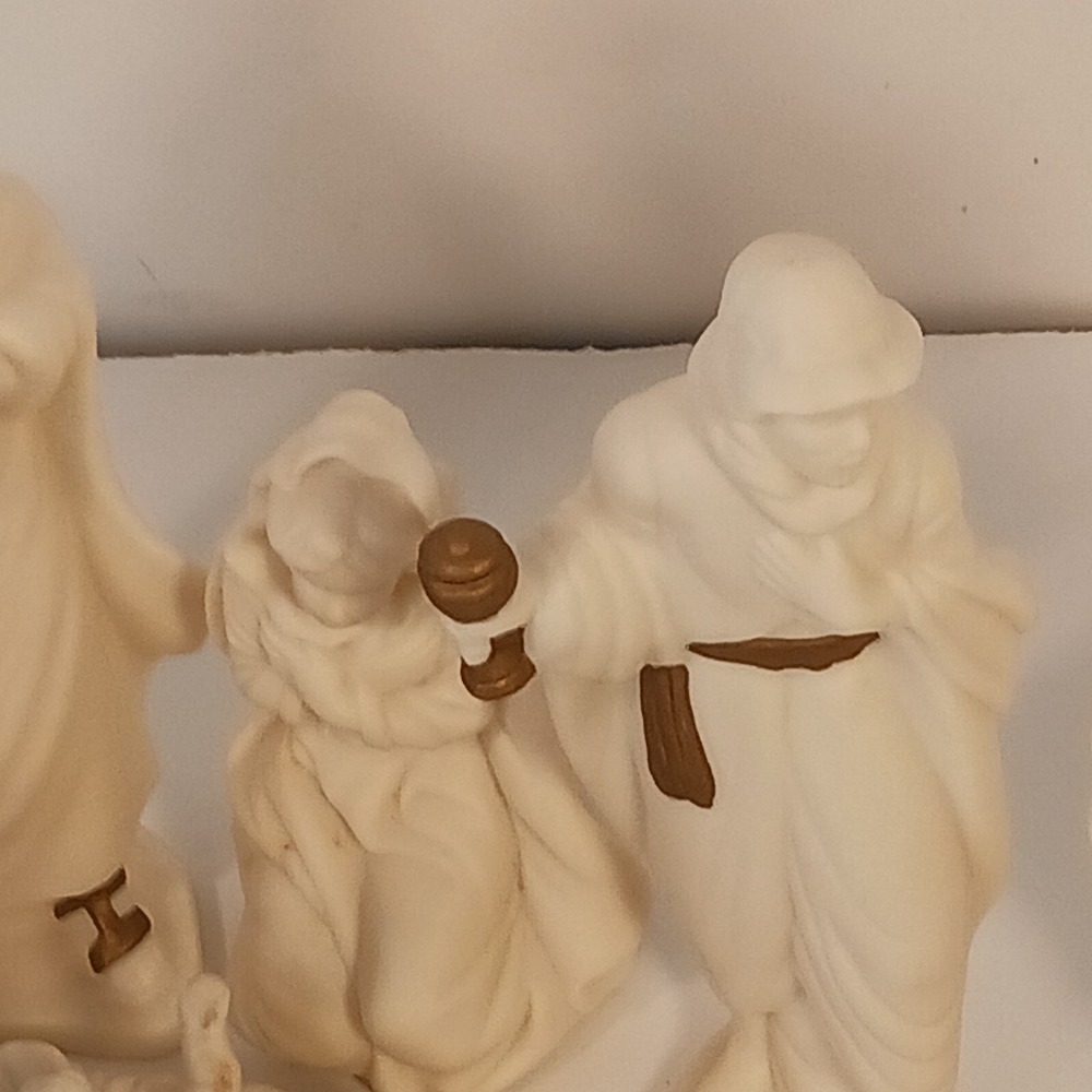 Porcelain Nativity 10 pc. set distributed by Hudson Corp. Ivory Color - Picture 6 of 11